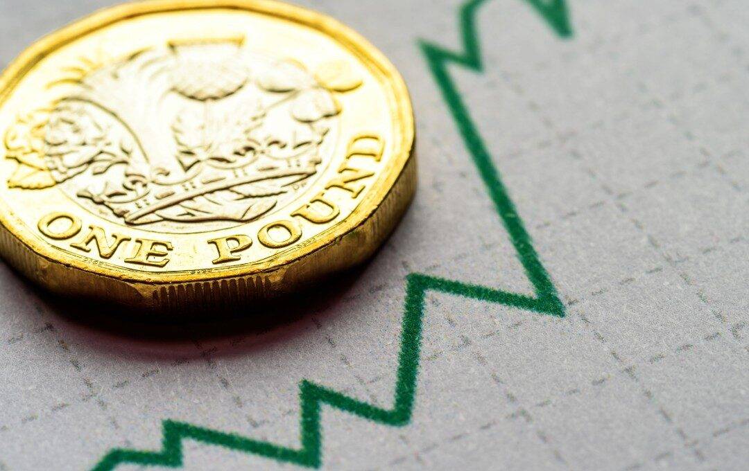OECD Downgrades UK Growth Forecast, Citing Debt and Trade Barriers
