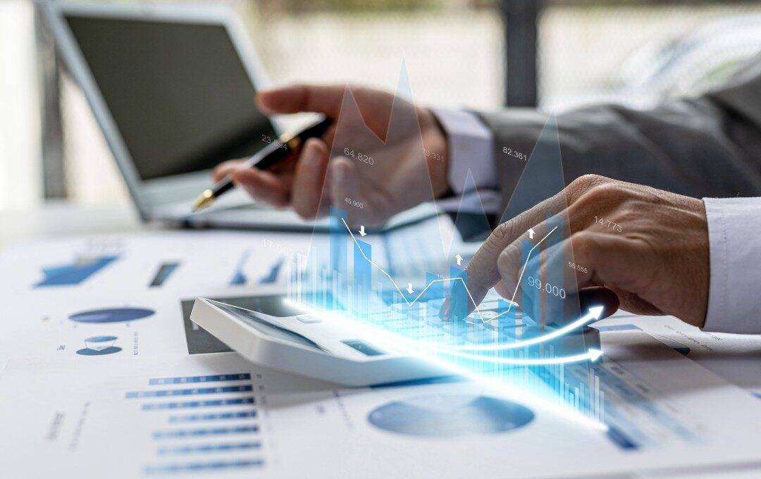 Latest statistics show economy shrinking while wages grow