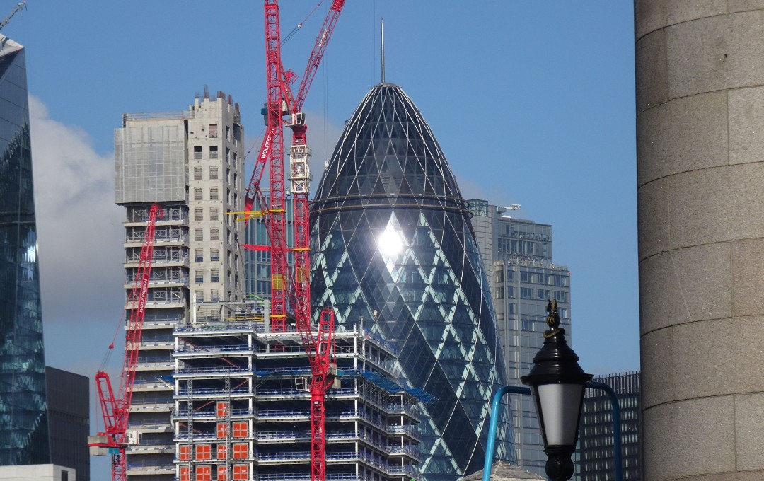 UK vacancies fall to lowest level since 2014 as hiring slows